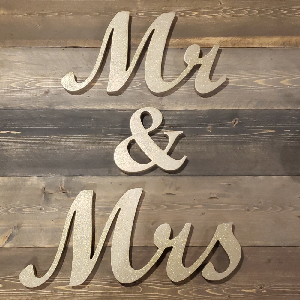 Freestanding Mr & Mrs sign